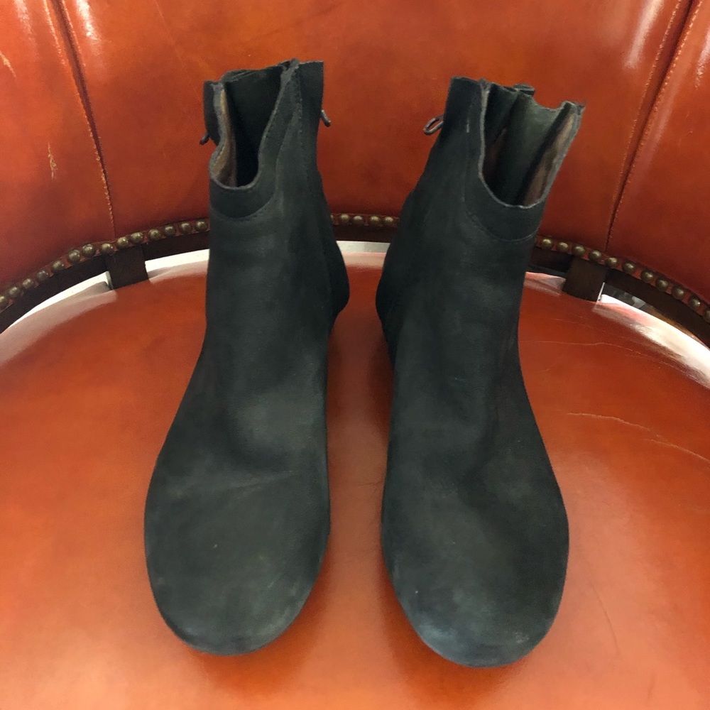 Sam Edelman black suede booties size 9